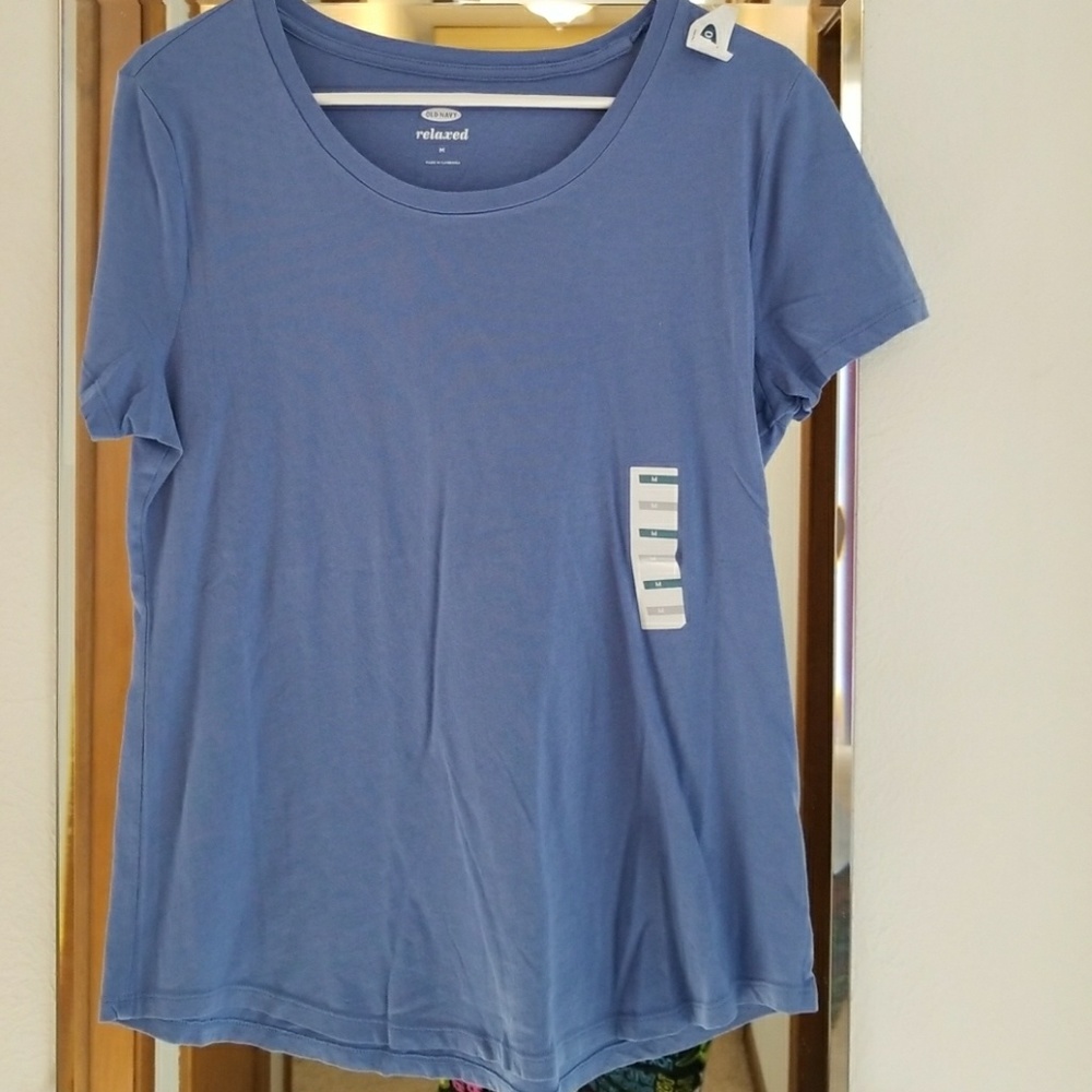 Women's Old Navy relaxed fit tee shirt!